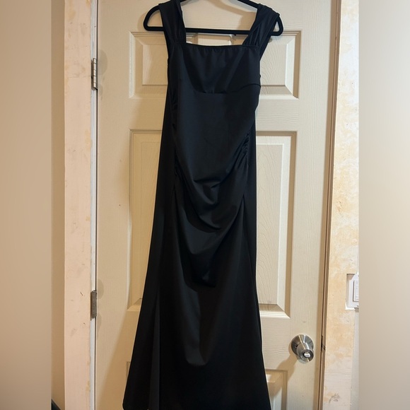SHEIN Dresses & Skirts - SHEIN Strapless Black Dress